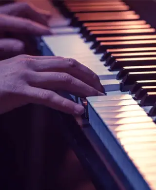 Aulas de Piano e Teclado em Brusque — Escola de Música Luciano Coelho